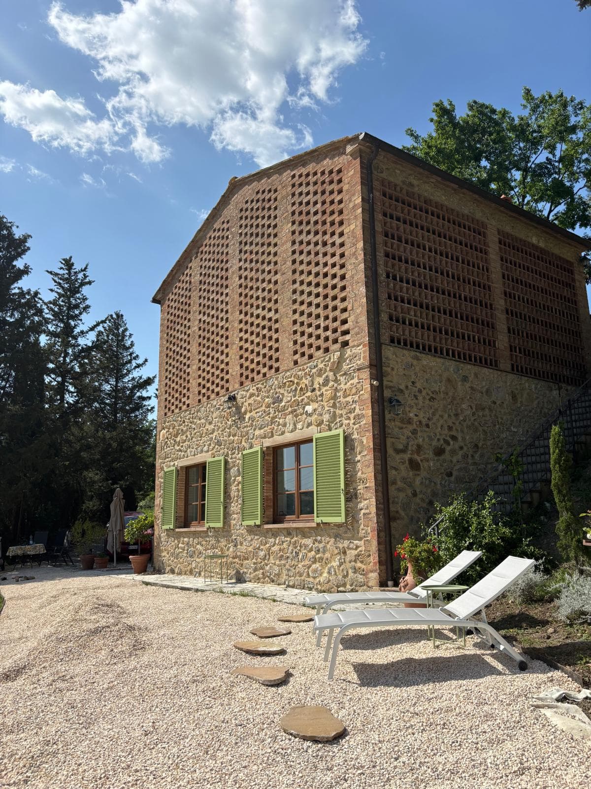 Casa Brunelli — a historic stone villa from 1891 in the Tuscan hills